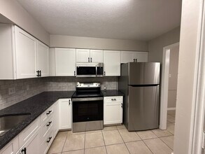 2018 Auburn Dr in Richardson, TX - Building Photo - Building Photo