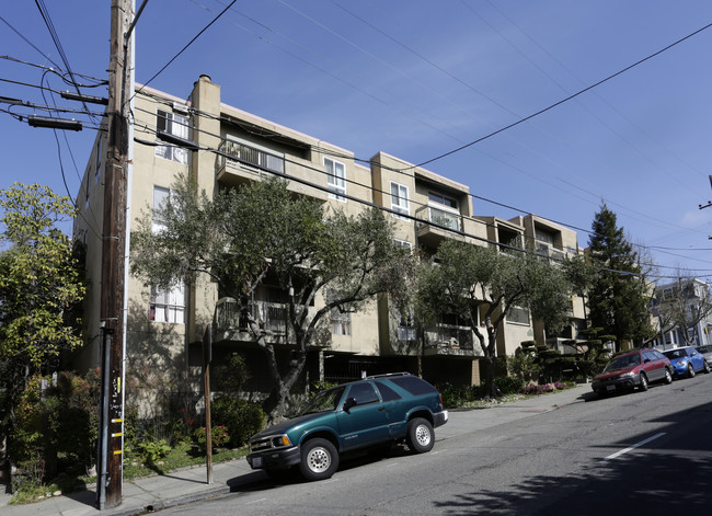 The Ambassador Apartments in Oakland, CA - Building Photo - Building Photo