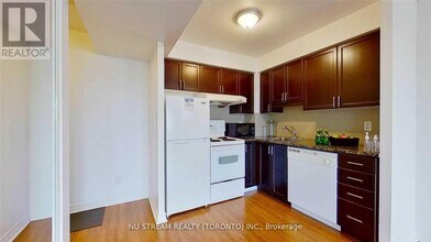 70 Town Centre Court in Toronto, ON - Building Photo - Building Photo