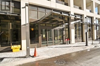 30 Elm Dr W in Mississauga, ON - Building Photo - Building Photo