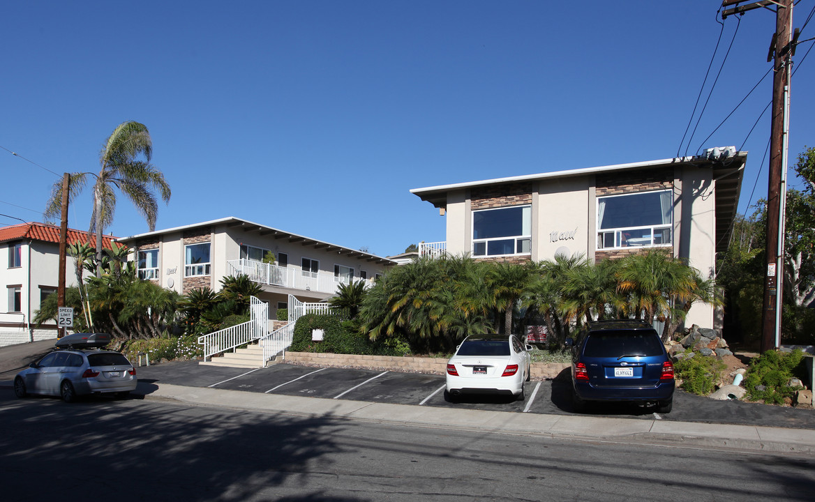 Maui Apartments in Del Mar, CA - Building Photo