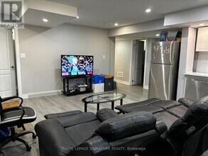 11 Overholt Dr in Thorold, ON - Building Photo - Building Photo