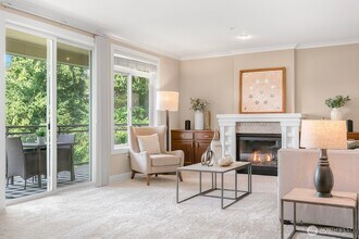 8850 Redmond Woodinville Rd NE, Unit #402 in Redmond, WA - Building Photo - Building Photo