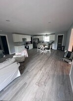 123 Brooks St in Fyffe, AL - Building Photo