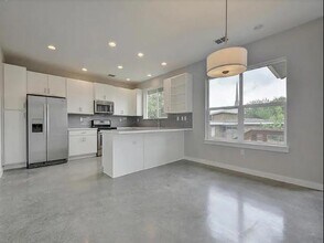 5616 S 1st St in Austin, TX - Building Photo - Building Photo