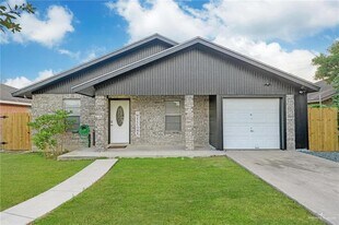 16 W 26th St in Palmview, TX - Building Photo