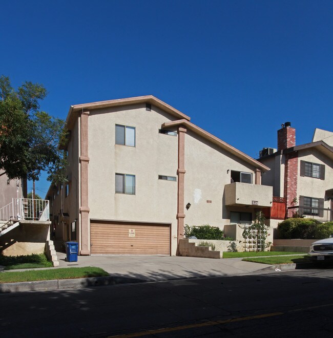 535 E Cypress Ave in Burbank, CA - Building Photo - Building Photo