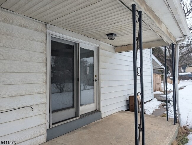 property at 596 S Main St