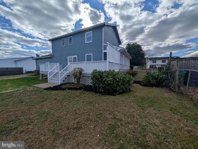 6810 Crescent Ridge Ct