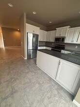 2069 Lake Wind Dr in Eugene, OR - Foto de edificio - Building Photo