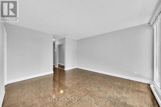 33 Isabella St in Toronto, ON - Building Photo - Building Photo