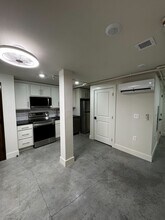 1201 N Central St in Knoxville, TN - Building Photo - Building Photo