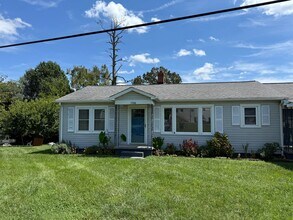 1266 18th St NE in Hickory, NC - Building Photo - Building Photo
