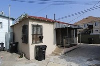 1324 Magnolia Ave in Los Angeles, CA - Foto de edificio - Building Photo