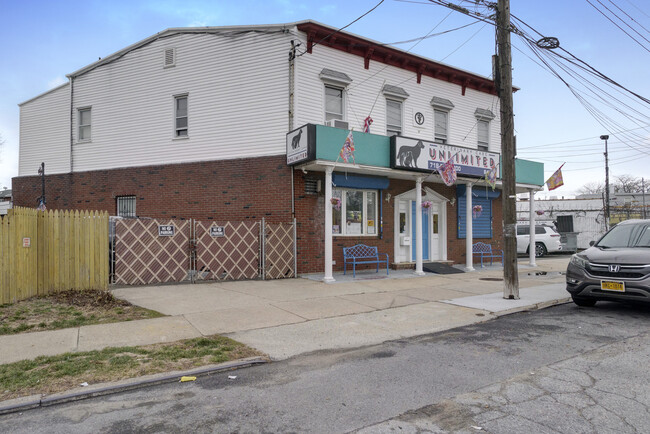 8409 Rockaway Blvd in Ozone Park, NY - Building Photo - Building Photo