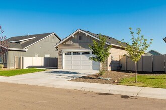 4364 W Sunny Cove St in Meridian, ID - Building Photo - Building Photo