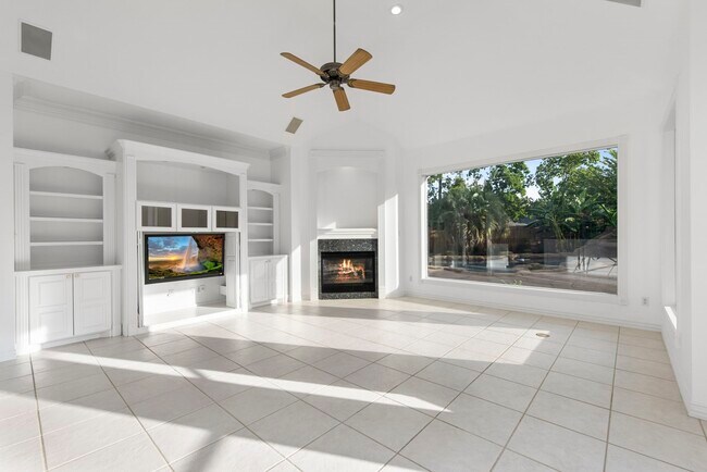 property at 3627 Vashon Ln