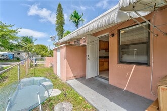 501 SW 9th St in Hallandale Beach, FL - Building Photo - Building Photo