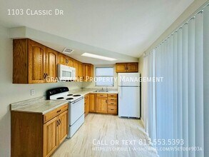 1103 Classic Dr in Holiday, FL - Building Photo - Building Photo