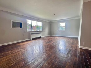 4843 Reading Rd in Cincinnati, OH - Building Photo - Interior Photo