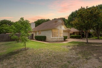 16700 Whitebrush Loop in Austin, TX - Building Photo - Building Photo