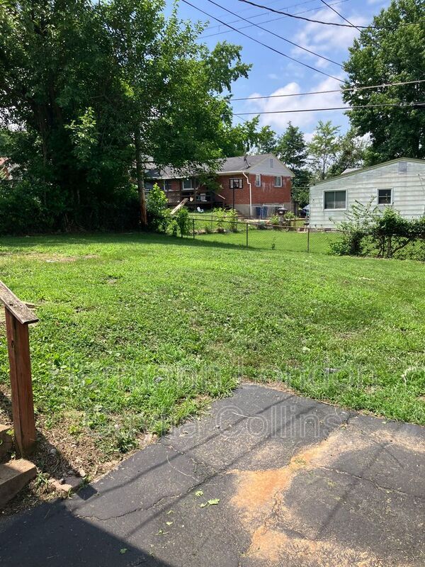 5621 Albia Terrace in St. Louis, MO - Building Photo - Building Photo