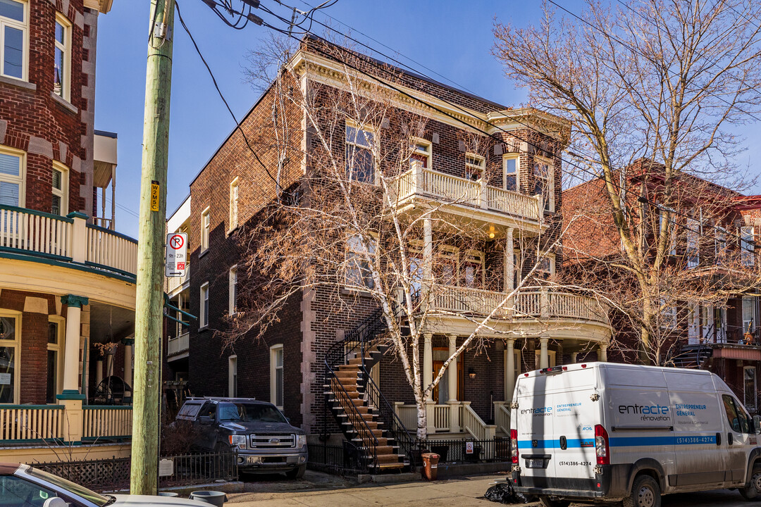5040-5050 Garnier St in Montréal, QC - Building Photo