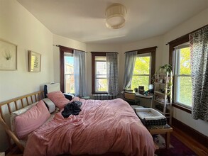 112 Summer St, Unit 1 in Somerville, MA - Foto de edificio - Building Photo