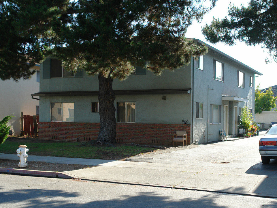 1638 Queen Charlotte Dr in Sunnyvale, CA - Building Photo