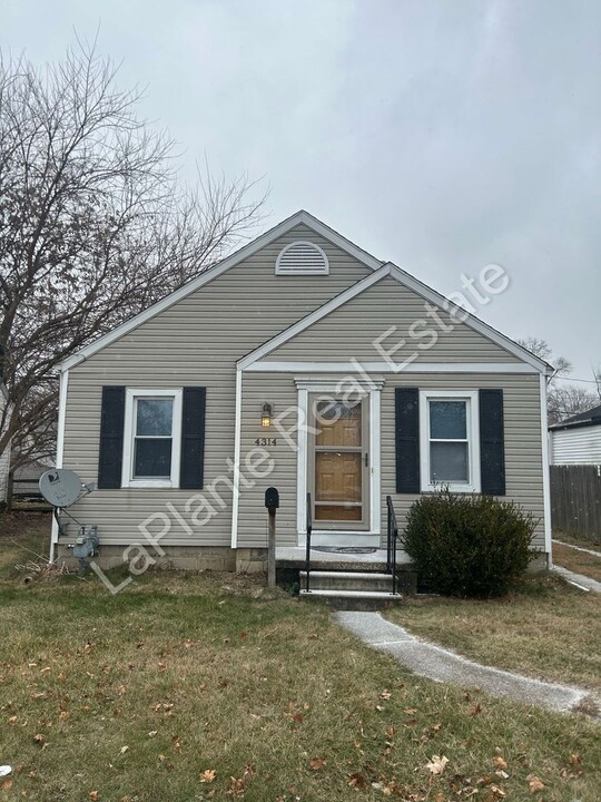 4314 Asbury Dr in Toledo, OH - Building Photo