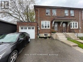 156 Royal York Rd in Toronto, ON - Building Photo