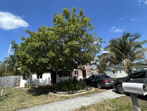2621 NE 9th Terrace in Pompano Beach, FL - Foto de edificio - Building Photo