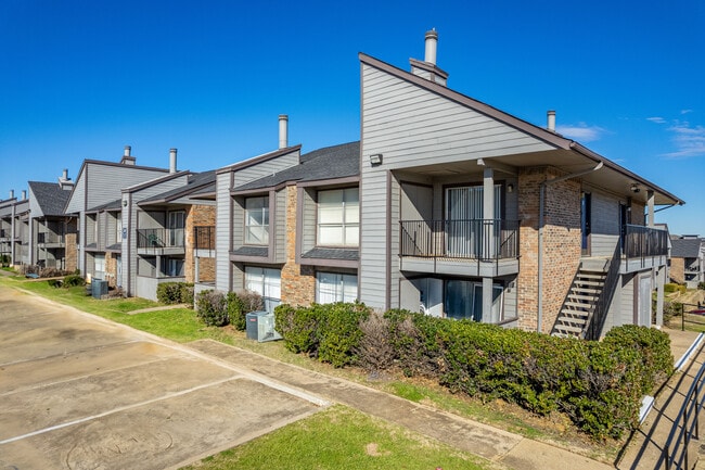 Stone Canyon in Arlington, TX - Building Photo - Building Photo