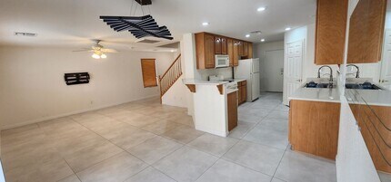 11648 Vacanze Ct in Las Vegas, NV - Building Photo - Building Photo