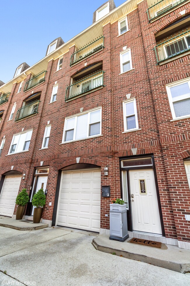 property at 4438 N Racine Ave