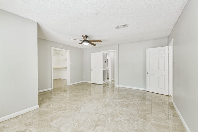 property at 623 E Cypresswood Dr