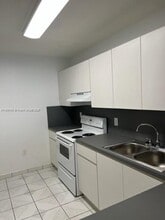 961 W 44th St in Hialeah, FL - Building Photo - Building Photo