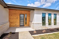 126 Meadow Valley Loop in Jarrell, TX - Building Photo - Building Photo