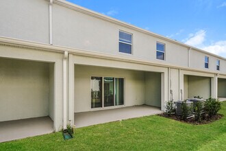 68 Grande Rd in Ormond Beach, FL - Building Photo - Building Photo