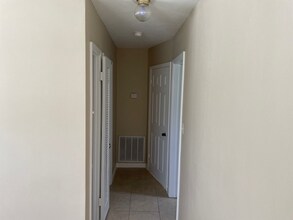 623 92nd Ave N in Naples, FL - Building Photo - Building Photo