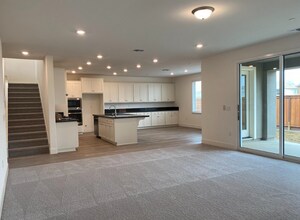 2431 Azure Pl in Fairfield, CA - Building Photo - Building Photo
