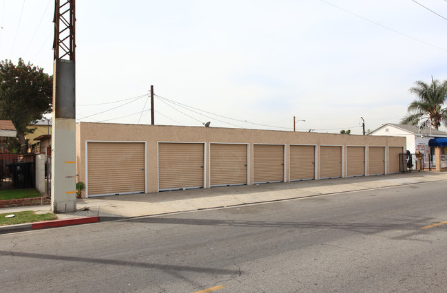 6200-6206 Heliotrope Ave in Bell, CA - Building Photo - Building Photo