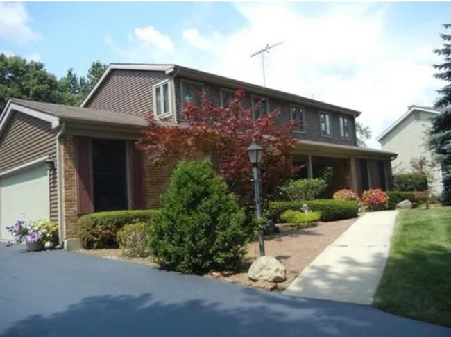 148 Hilltop Ln in Sleepy Hollow, IL - Building Photo - Building Photo