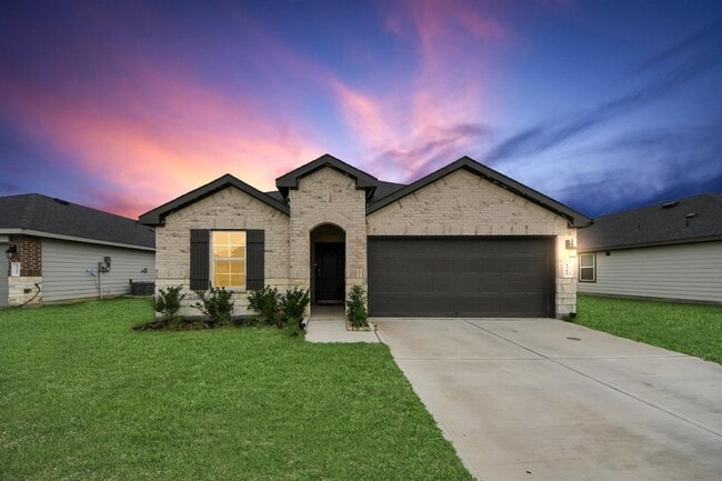 property at 1302 Redbud Ln