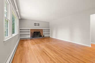 61 Knollwood Dr in Ridgefield, CT - Building Photo - Building Photo