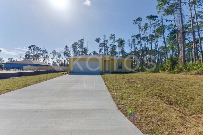 1359 Heritage Ave in North Port, FL - Building Photo