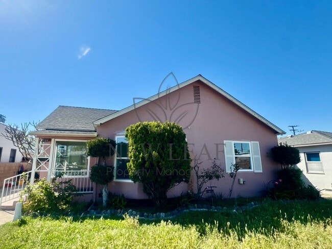 property at 232 S Bush St