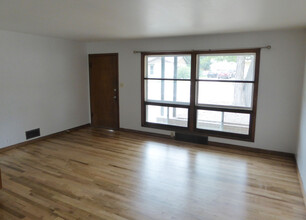 1316 Crestmore Plz in Fort Collins, CO - Building Photo - Building Photo