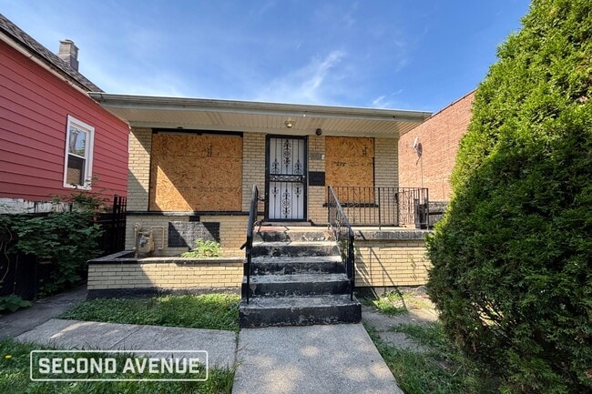 property at 8028 S Union Ave