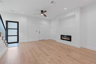 124 S Mockingbird Cir in Cedar Creek, TX - Building Photo - Building Photo